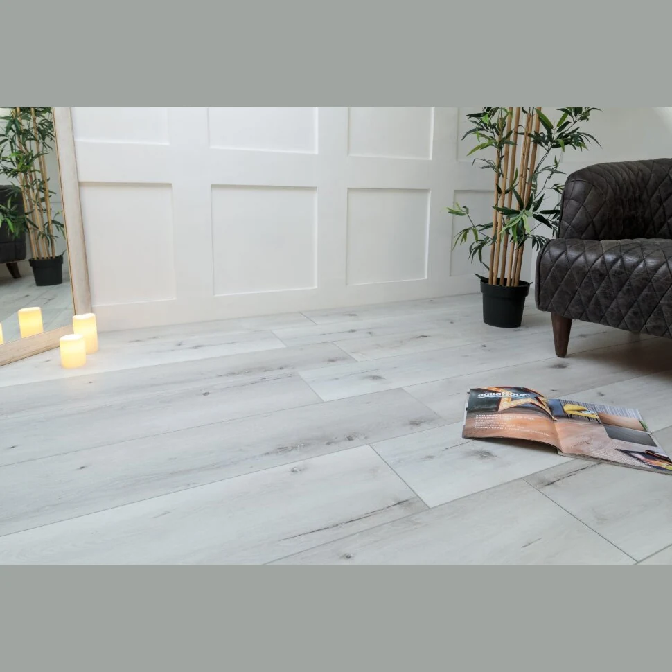 Виниловый ламинат клеевой AQUAFLOOR Realwood XL GLUE AF8006XL GLUE (1524x228x2.5 мм)
