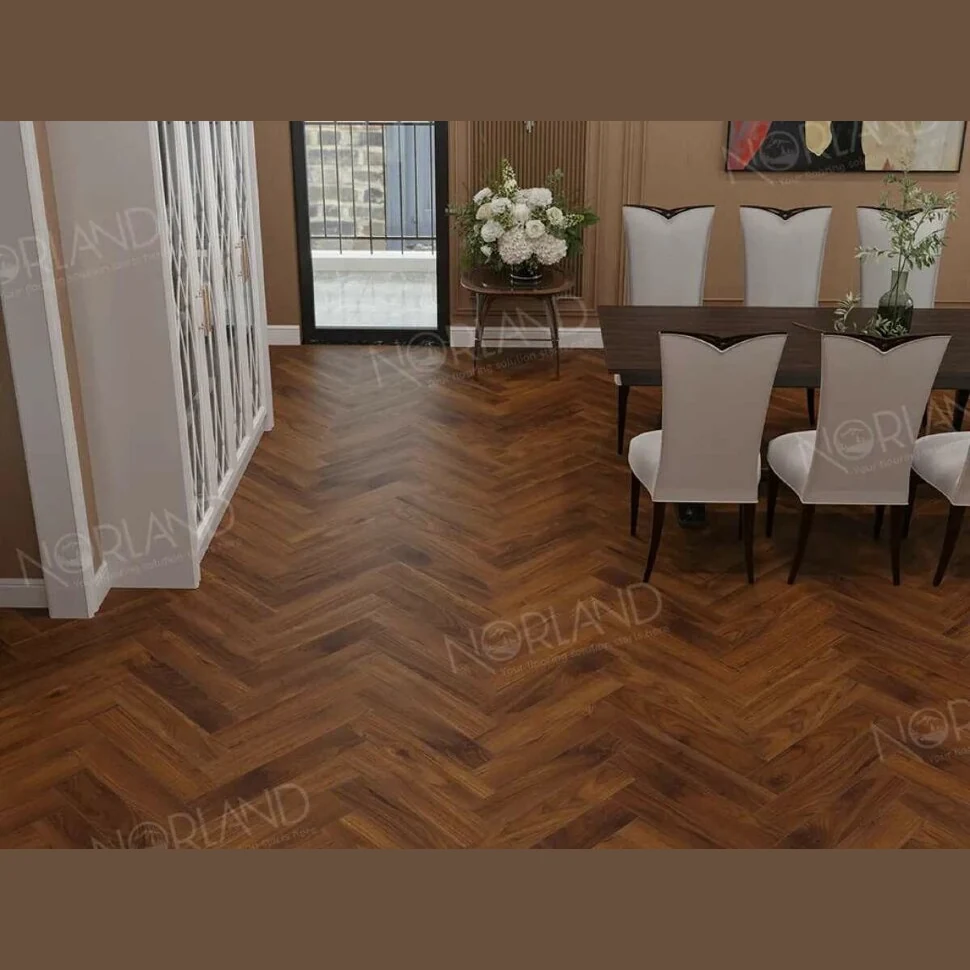 Ламинат NORLAND Herringbone Elegant Strong Орех Кипр LF304-19 (600х100х12 мм)