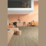 ПВХ плитка Quick-Step Vinyl Flex Liv Морской бриз теплый тауп SGSPC20318 (1219,2x184,15x2,5 мм)