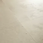 Жесткая ПВХ плитка QUICK-STEP ALPHA VINYL ILLUME AVMTU40274 Бетон песчаный (856х428х5+1мм)