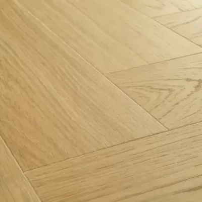 Жесткая ПВХ плитка QUICK-STEP ALPHA VINYL CIRO, ёлка, Дуб чистый медовый AVHBU40360 (630х126х5+1мм) — Упаковка (0.794м2)