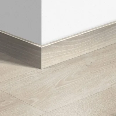 Плинтус Quick Step QSPSKR03547